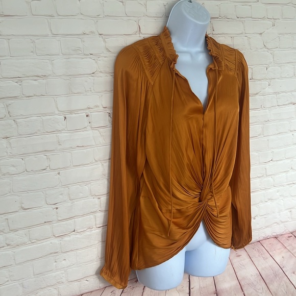 GRACE + KARMA satin yellow ruched detailing blouse size small - Picture 4 of 7